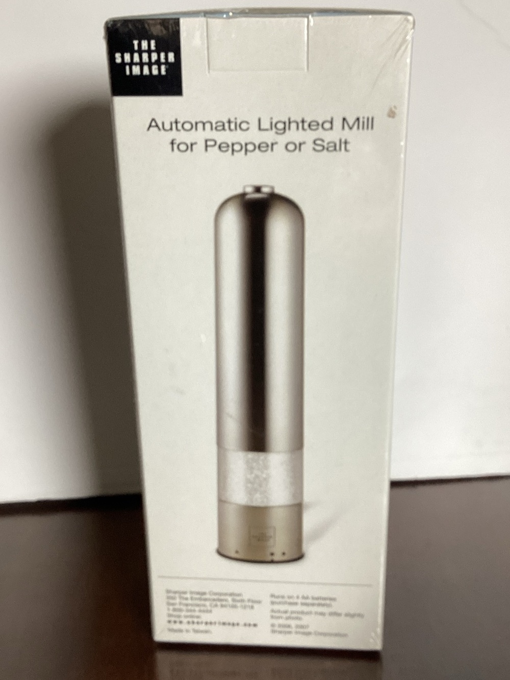 Sharper Image Silver battery operated Automatic Lighted Pepper or Salt Mill 2007